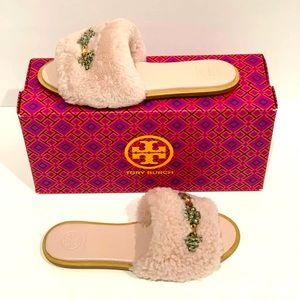 Tory Burch
Women's Aspen Slides In Pink Shearling And Crystals size 7